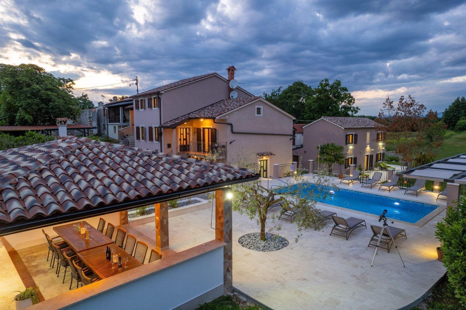 Kuća Na prodaju - Istarska Pićan