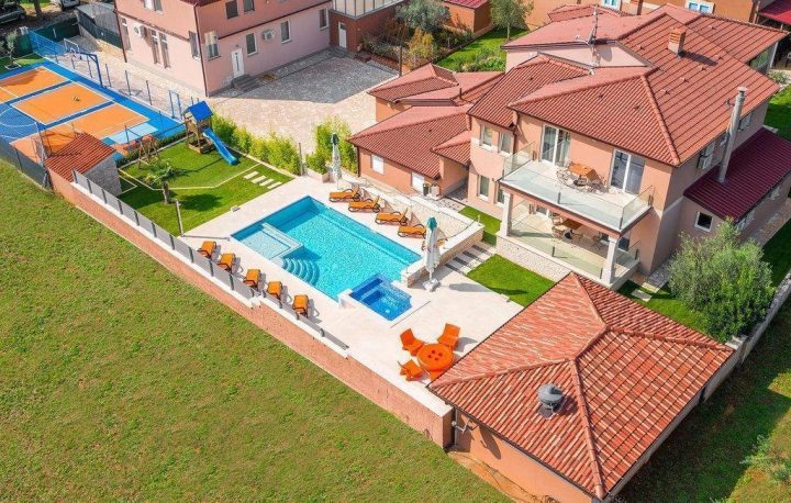 Hotel na prodaju 600 m² – Valtura
