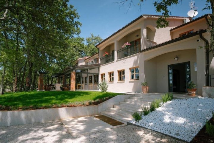 Hotel na prodaju 500 m² – Poreč