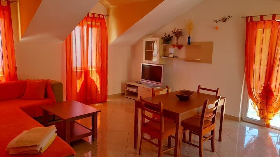 Hotel For sale - Splitsko-dalmatinska Jelsa