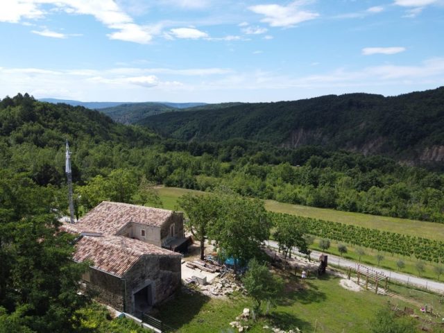Kuća na prodaju 400 m² – Cerovlje