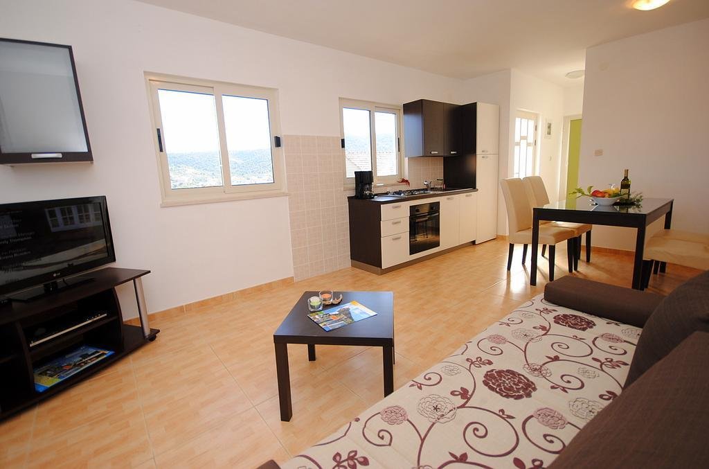 Hotel For sale - Splitsko-dalmatinska Marina