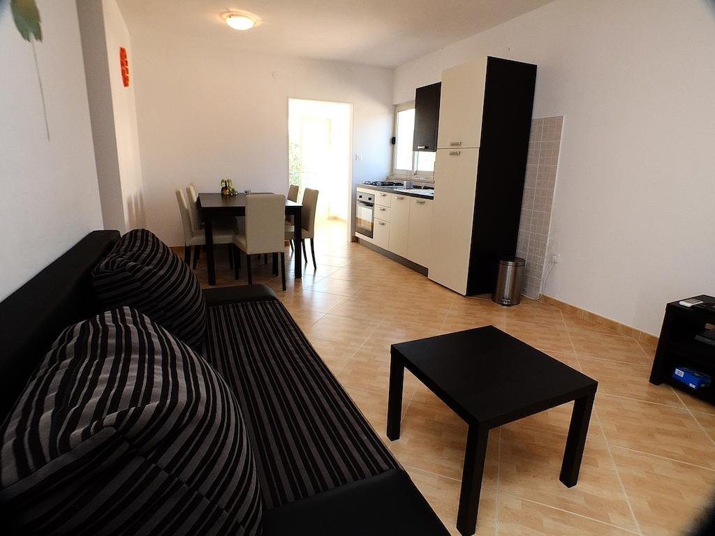 Hotel For sale - Splitsko-dalmatinska Marina