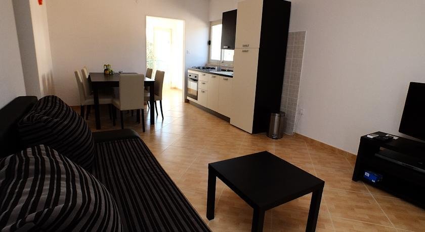 Hotel For sale - Splitsko-dalmatinska Marina