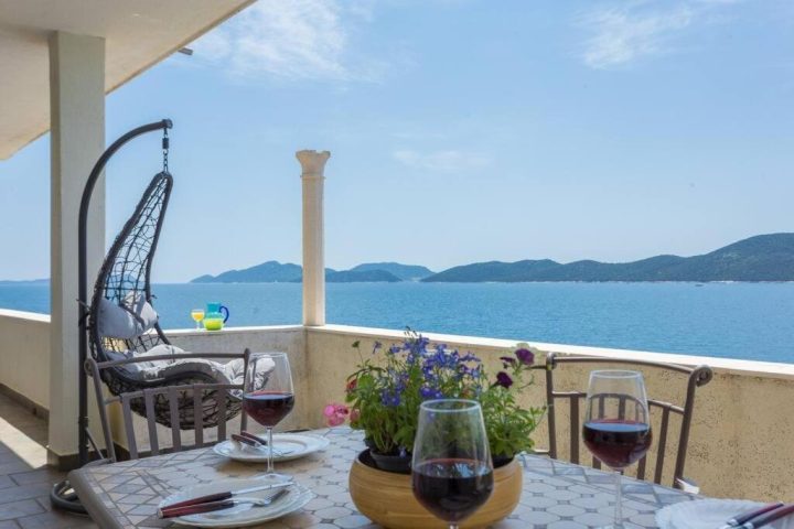 Kuća na prodaju 214 m² – Slano