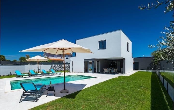 Dom na predaj 160 m² – Škatari