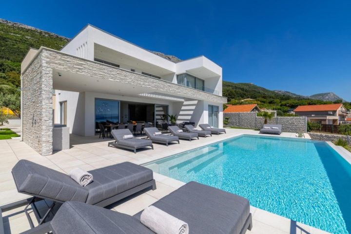 Dom na predaj 330 m² – Split