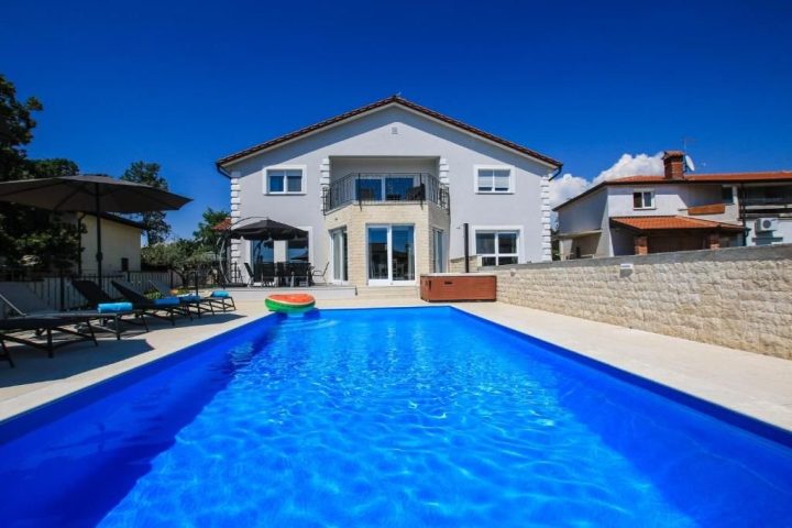 Kuća na prodaju 450 m² – Kaštelir-Labinci