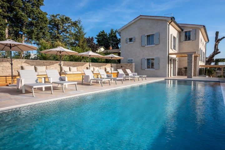 Hiša na predaj 758 m² – Buje