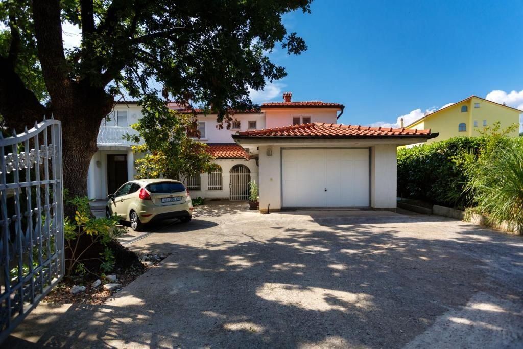 Hotel Na predaj - Primorsko-goranska Malinska-Dubašnica