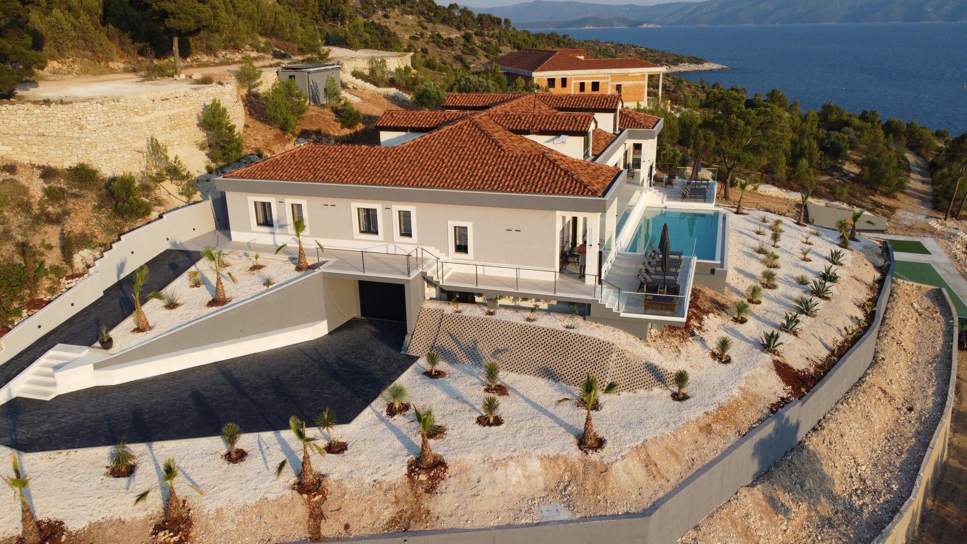 Kuća Na prodaju -  Brač