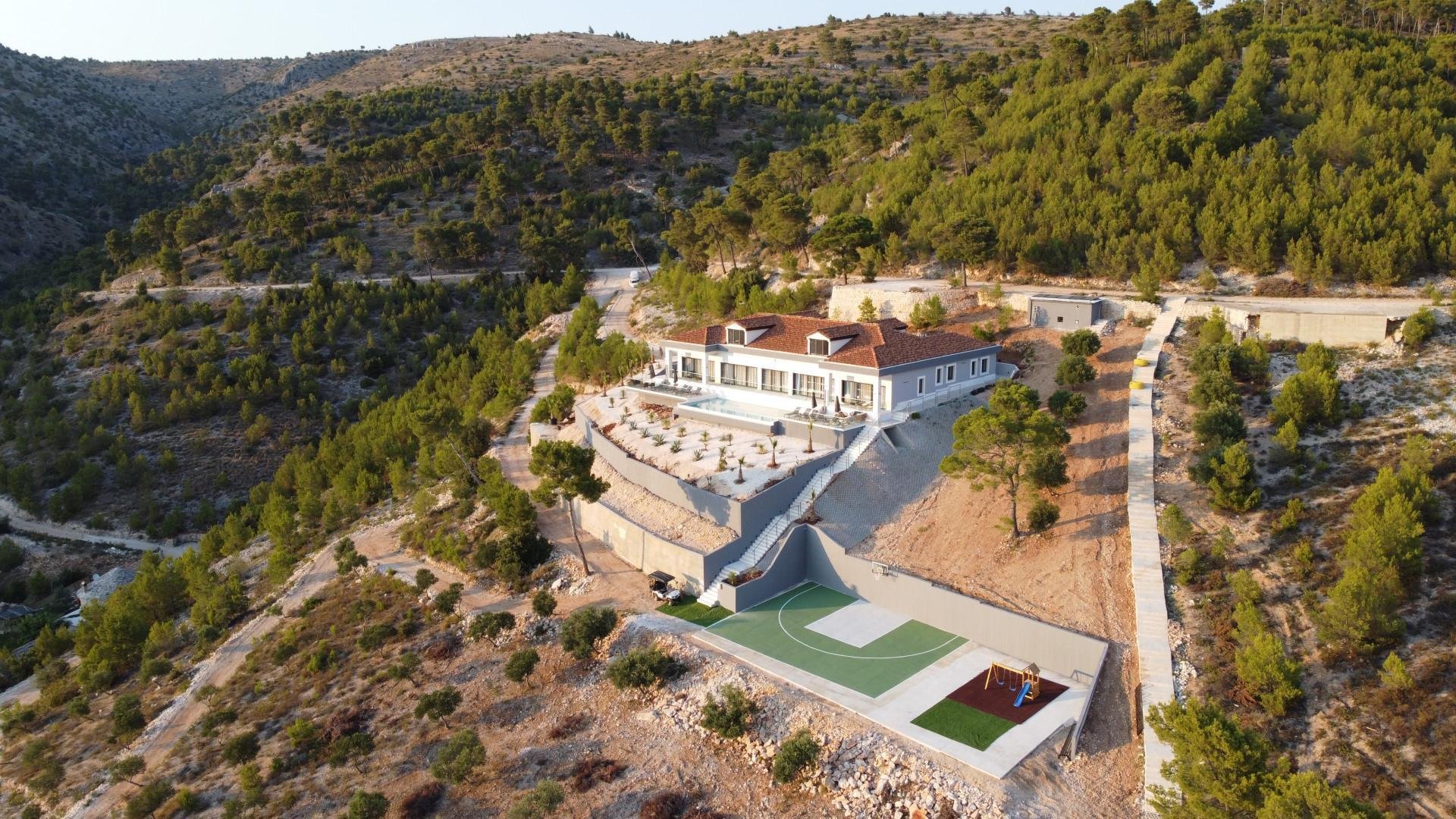 Kuća Na prodaju -  Brač