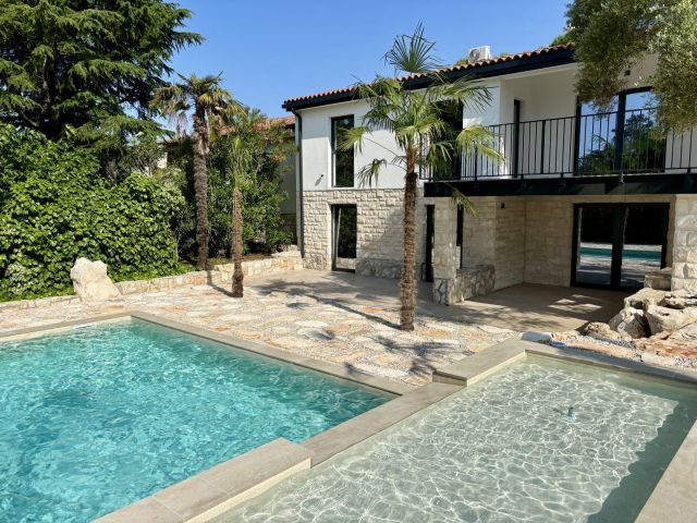 Kuća na prodaju 372 m² – Umag