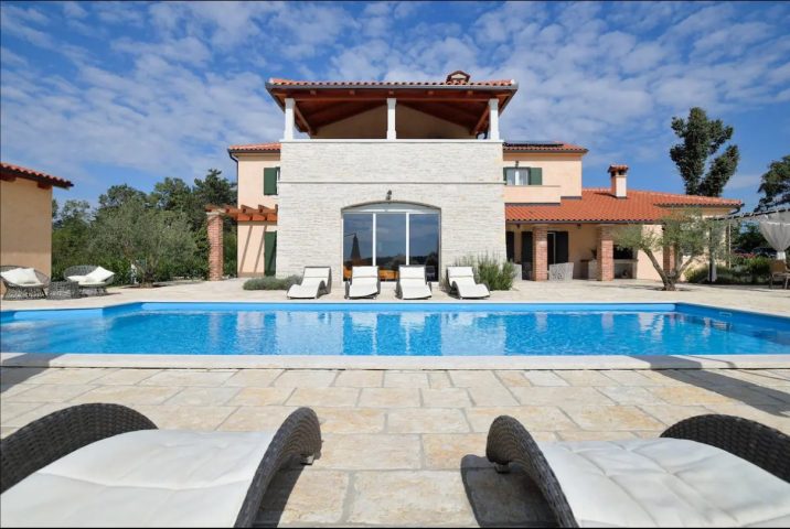 Kuća na prodaju 290 m² – Višnjan
