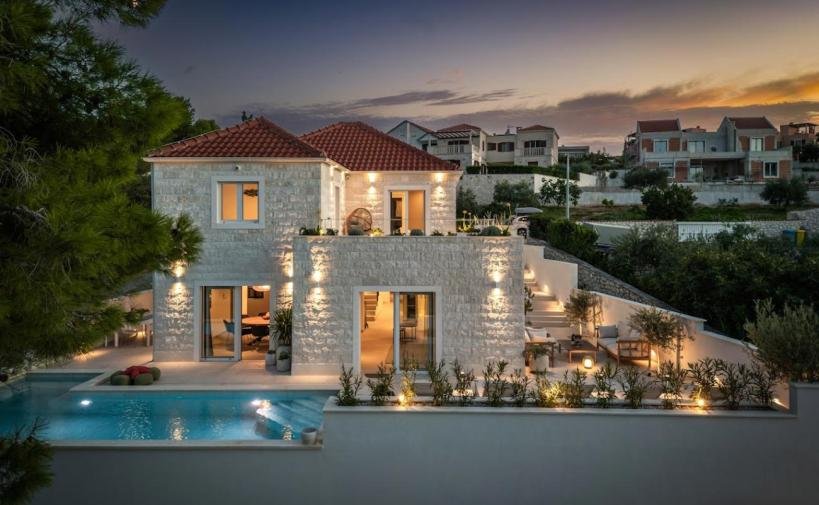 Casa In vendita - Splitsko-dalmatinska Supetar - foto 1/24