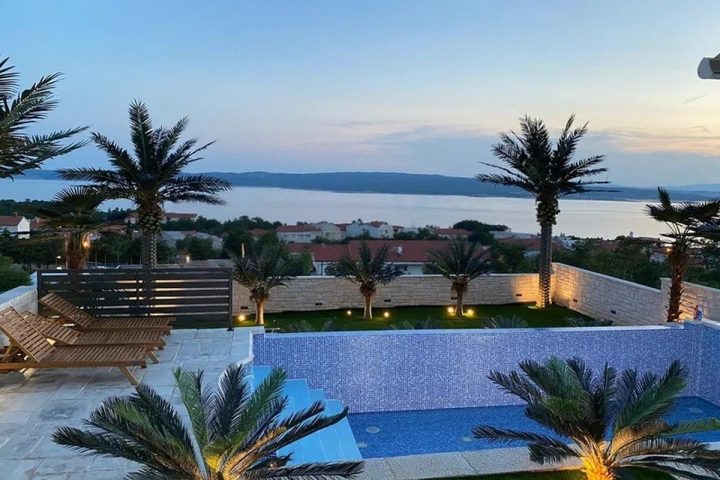 Kuća na prodaju 400 m² – Crikvenica