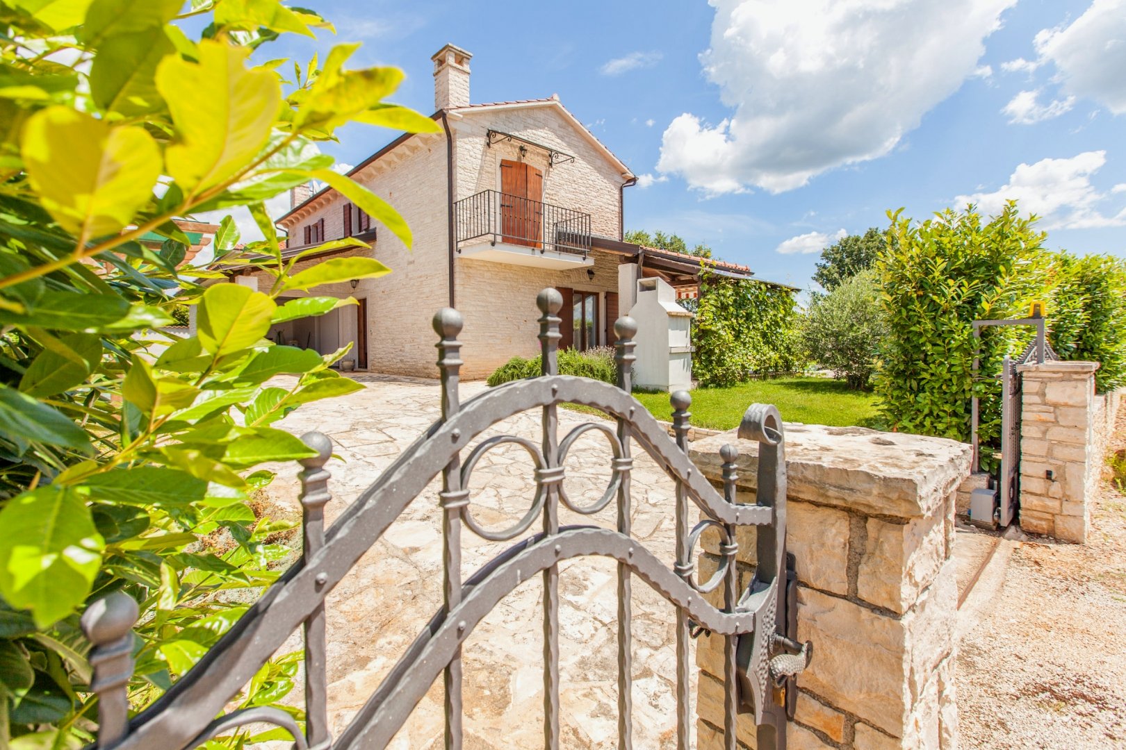 House For sale - Istarska Višnjan