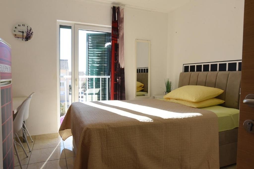 Hotel Na predaj - Ličko-senjska Novalja