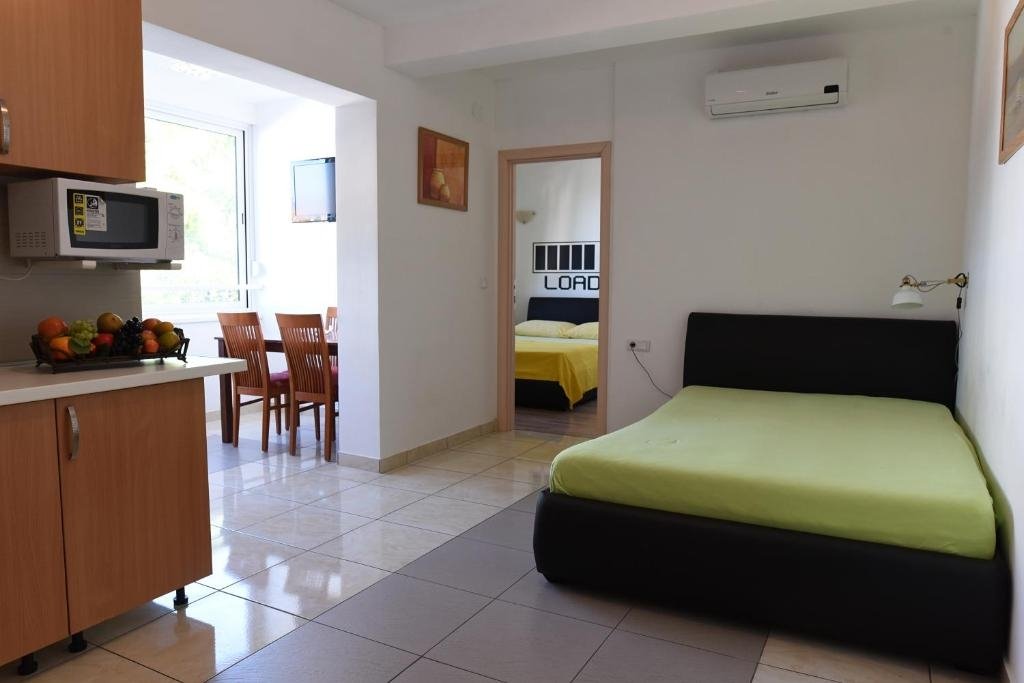 Hotel Na predaj - Ličko-senjska Novalja