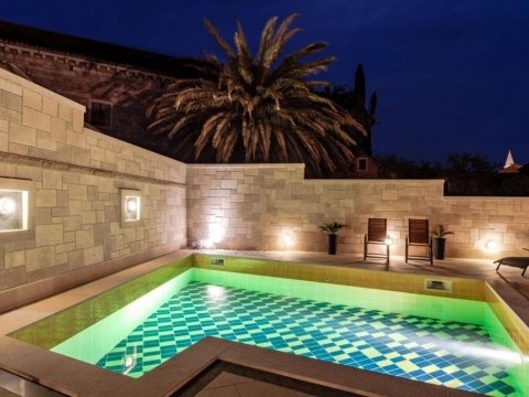 Hotel Zu verkaufen -  Brač