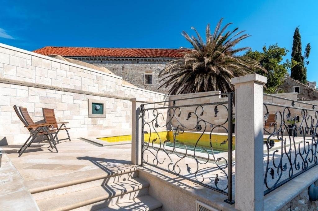 Hotel Zu verkaufen -  Brač