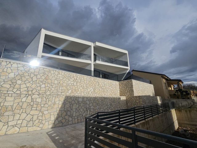 Kuća na prodaju 143 m² – Jadranovo