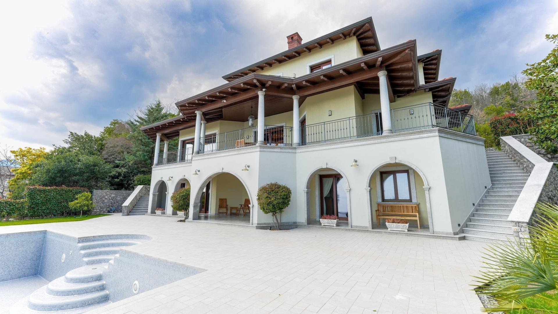 Hiša Na predaj -  Opatija