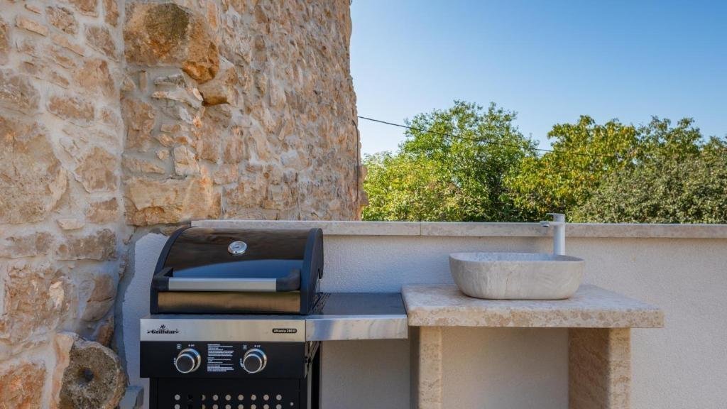 House For sale - Istarska Višnjan