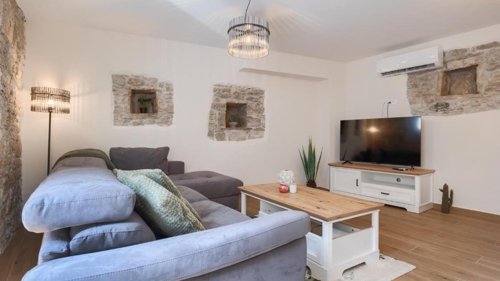 House For sale - Istarska Višnjan