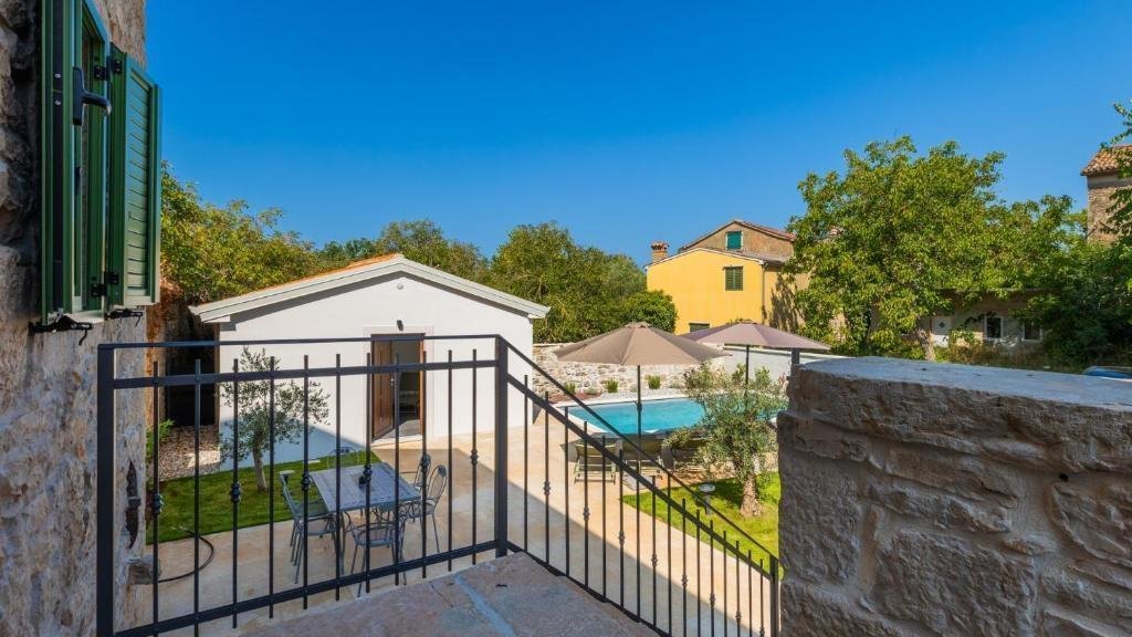 House For sale - Istarska Višnjan