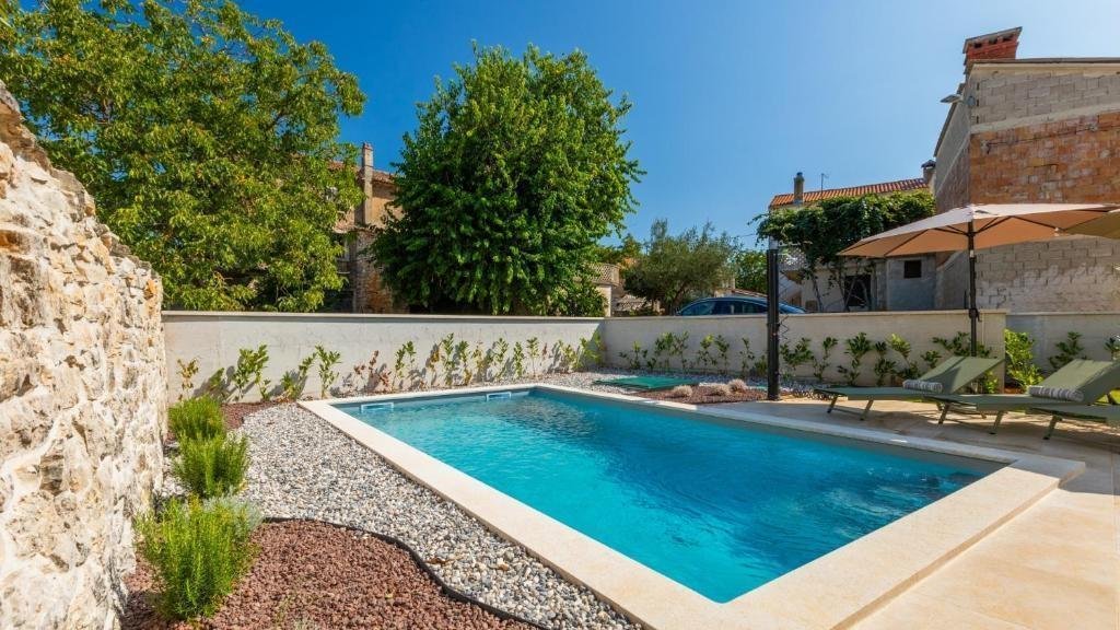 House For sale - Istarska Višnjan