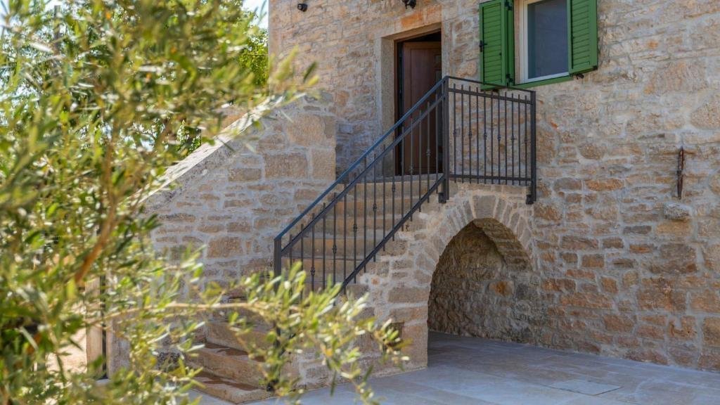 House For sale - Istarska Višnjan
