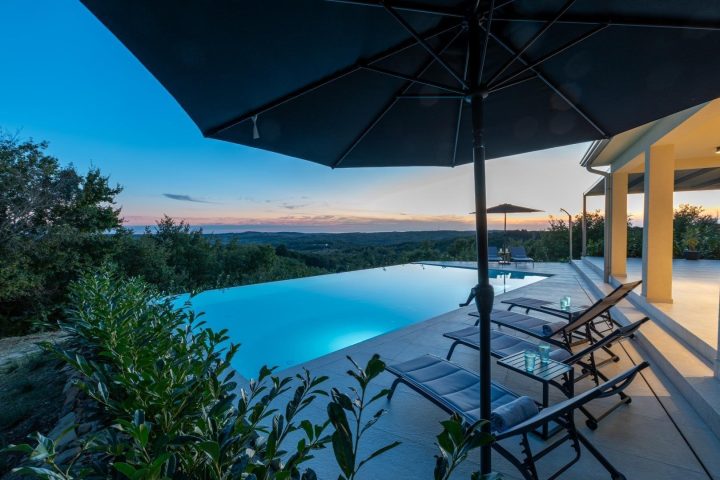 Kuća na prodaju 255 m² – Motovun