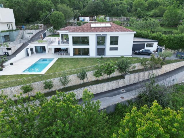 Dom na predaj 400 m² – Poljane