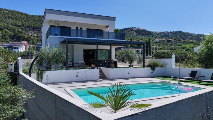 Haus zu verkaufen 270 m² – Banjol