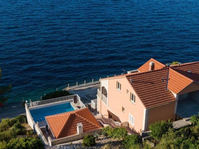 Kuća na prodaju 370 m² – Blato