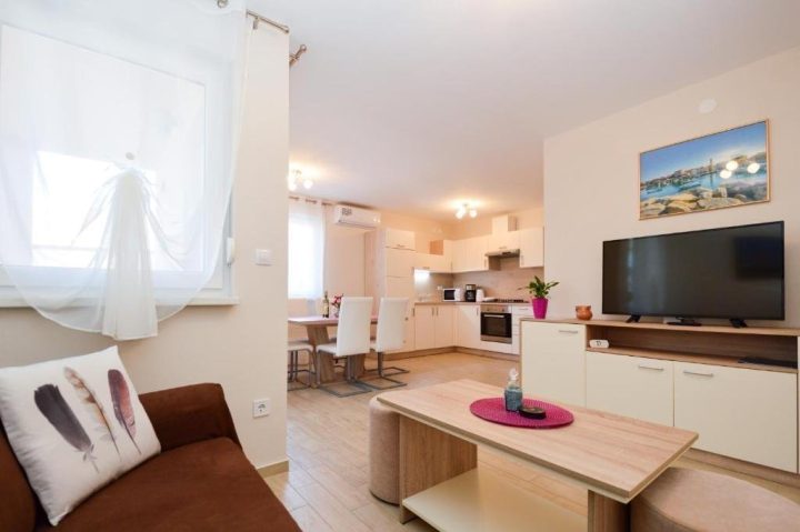 Hotel na prodaju 162 m² – Galižana