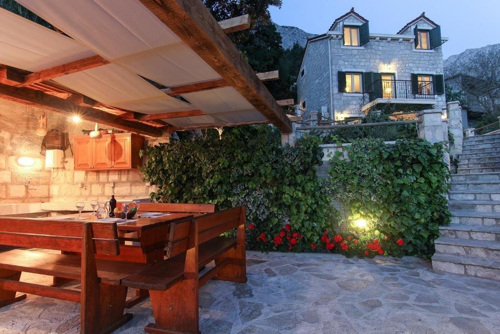 House For sale - Splitsko-dalmatinska Baška Voda