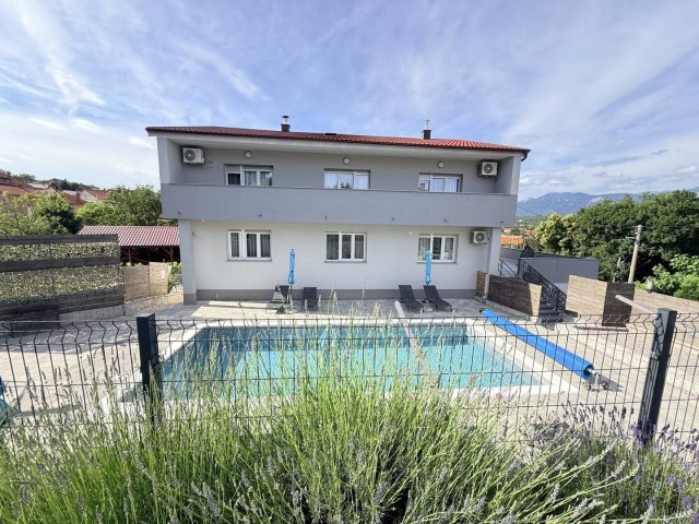 Haus zu verkaufen 350 m² – Čavle