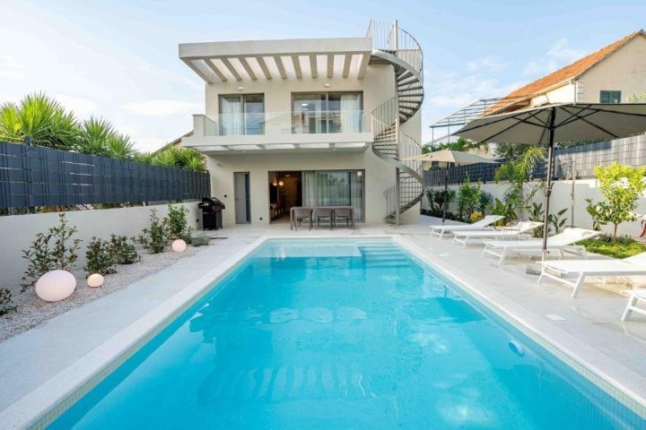 Haus zu verkaufen 232 m² – Sutivan