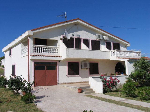Hotel na prodaju 540 m² – Povljana