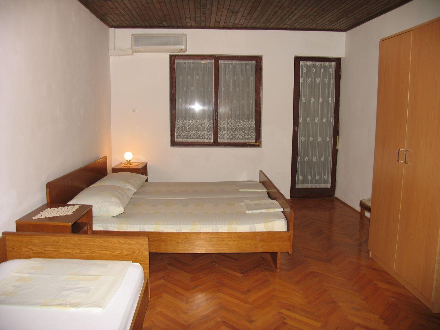 Hotel Na prodaju - Zadarska Povljana
