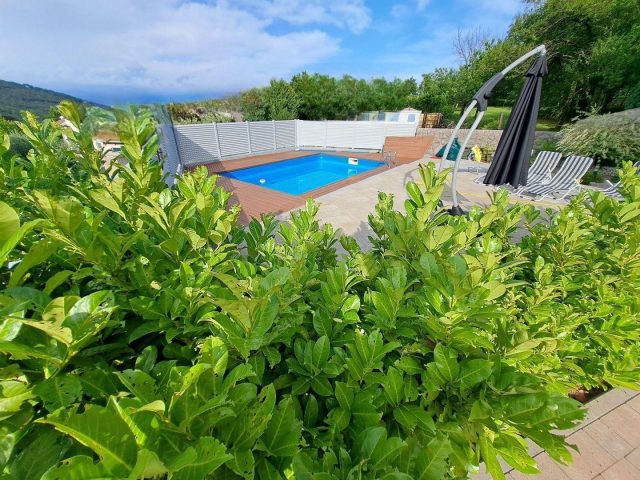 Hotel à vendre 300 m² – Oprić