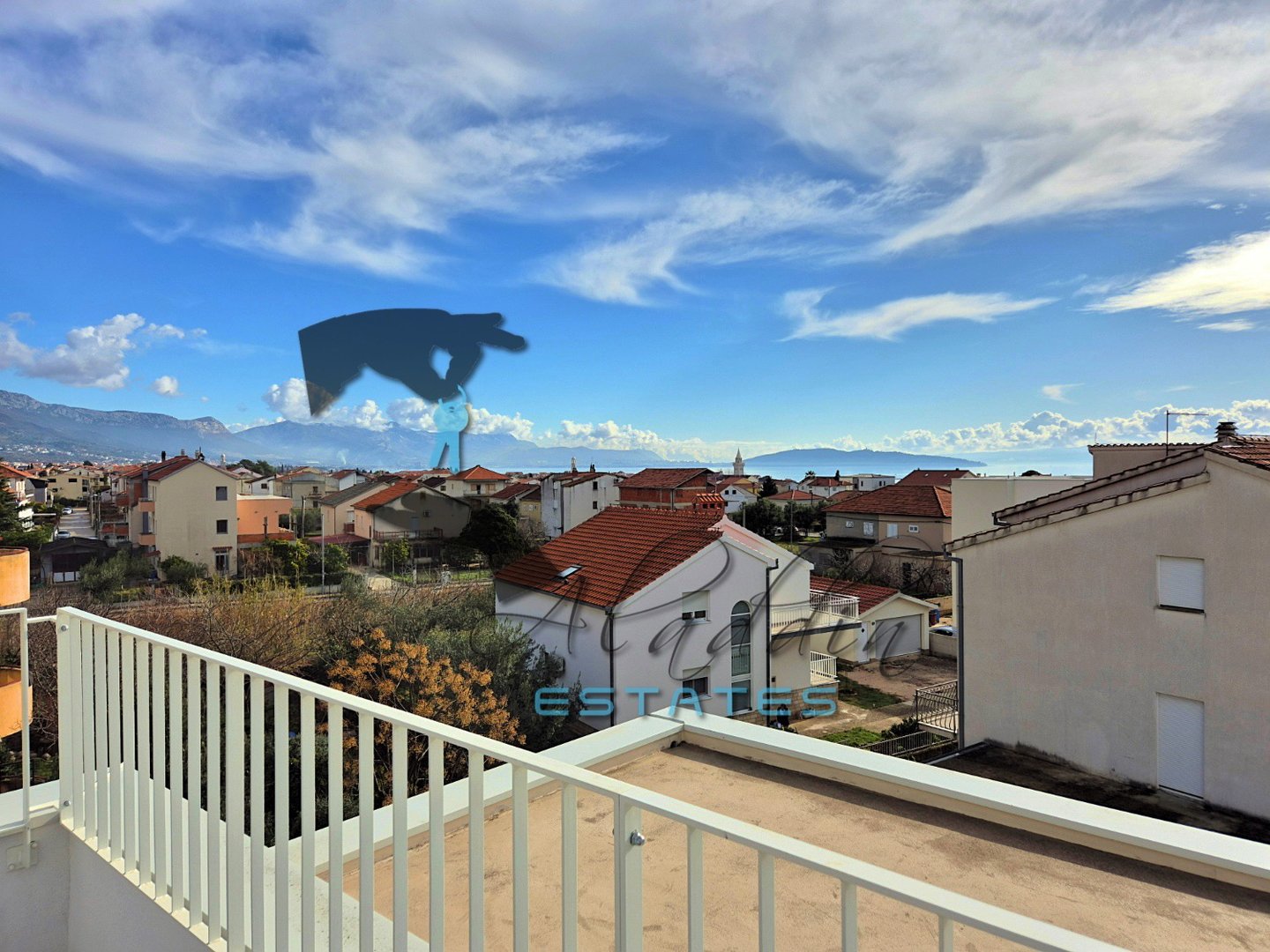 Hiša Naprodaj - Splitsko-dalmatinska Kaštel Novi