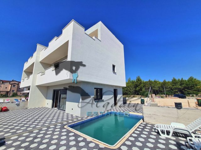 Casa in vendita 318 m² – Vodice