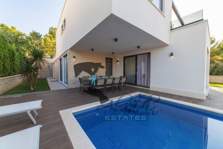 Maison à vendre 395 m² – Okrug