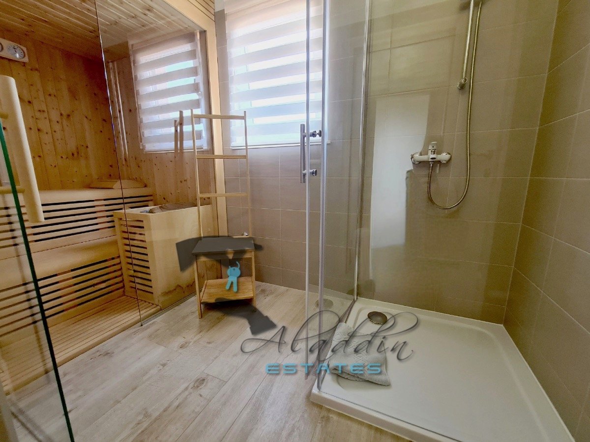 Casa In vendita - Splitsko-dalmatinska Kaštel Štafilić
