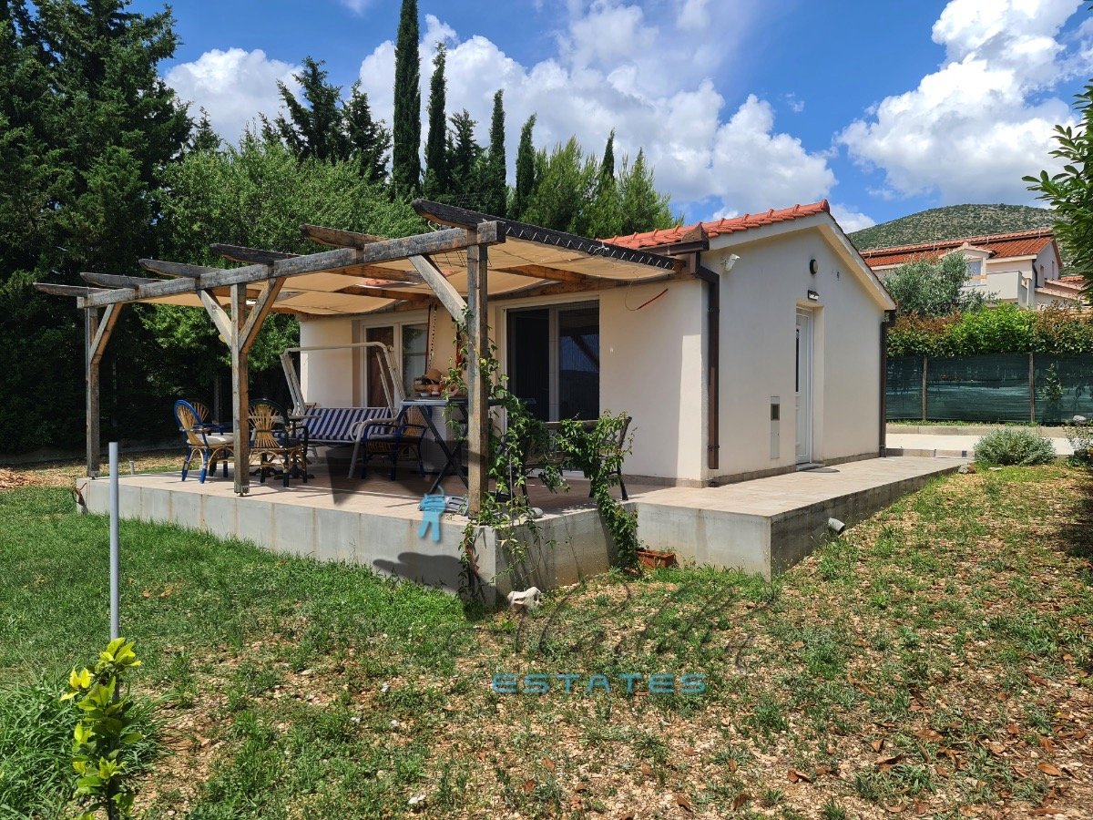 Casa In vendita - Splitsko-dalmatinska Kaštel Štafilić