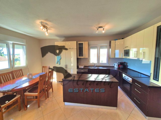 Apartmán Na predaj - Splitsko-dalmatinska Okrug Gornji - foto 4/15