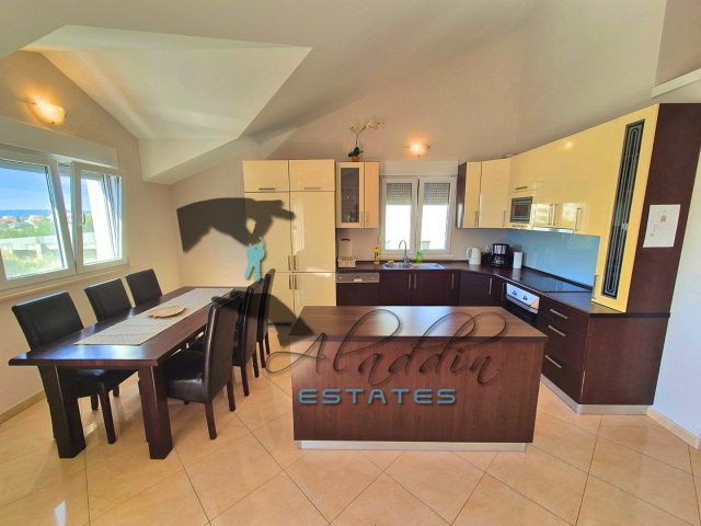 Apartmán Na predaj - Splitsko-dalmatinska Okrug Gornji - foto 2/15